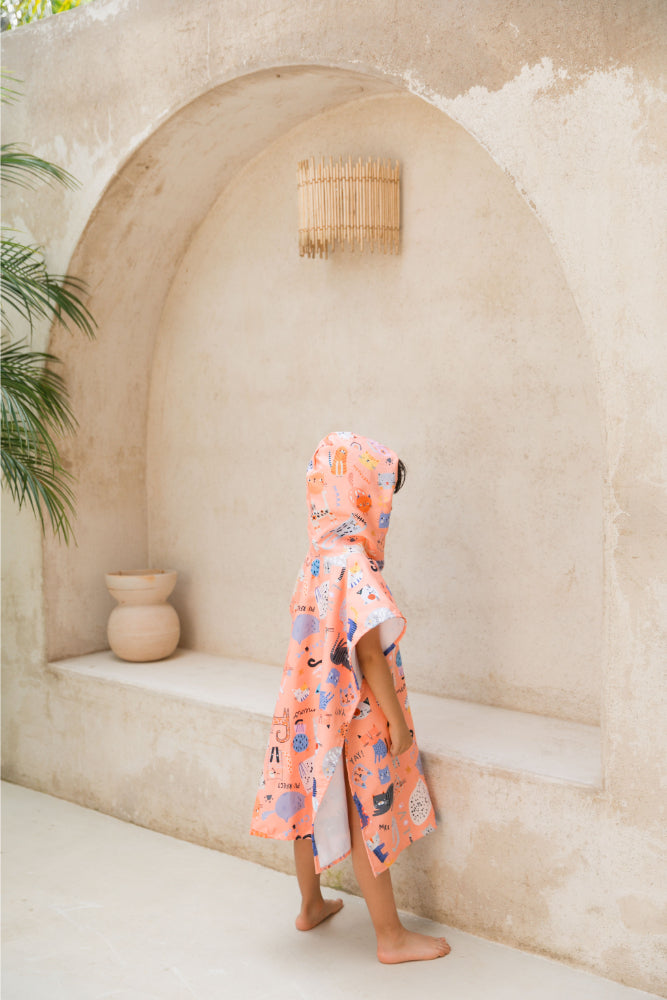 MANTTA PONCHO TOALLA DE MICROFIBRA GATICOS