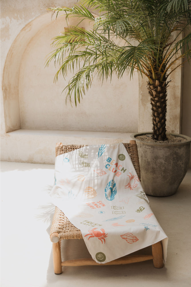 MANTTA TOALLA PLAYERA DE MICROFIBRA BEACH CLUB