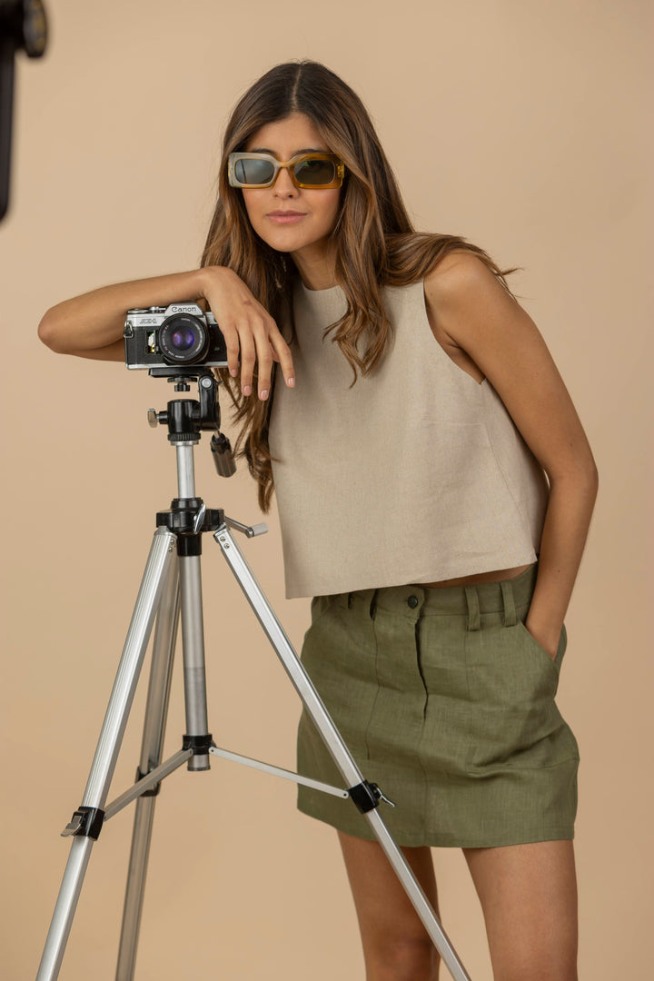 AURA THE LABEL CALA MINI LINEN SKIRT GREEN