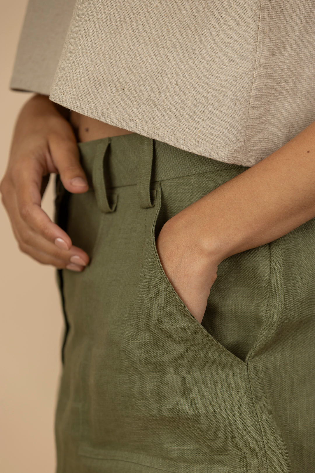 AURA THE LABEL CALA MINI LINEN SKIRT GREEN