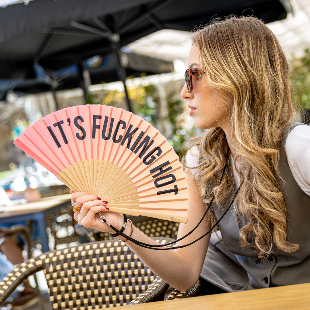 18 RAZONES  ABANICO FUCKING HOT