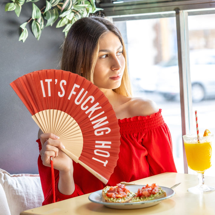 18 RAZONES  ABANICO FUCKING HOT