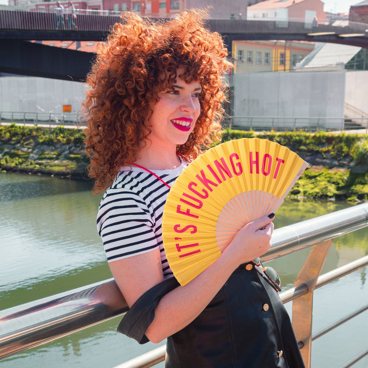 18 RAZONES  ABANICO FUCKING HOT