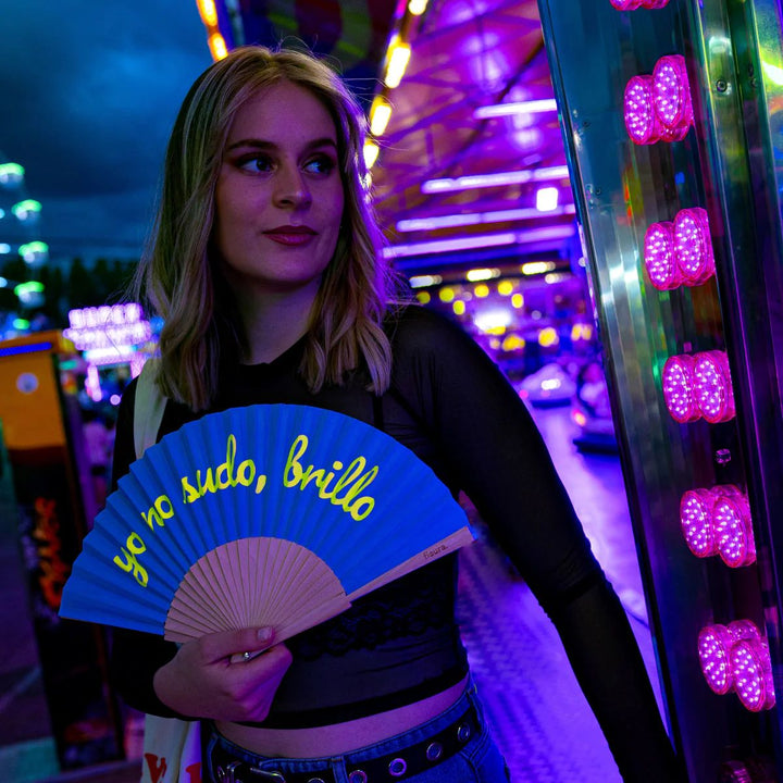 18 RAZONES ABANICO YO NO SUDO BRILLO AZUL - BRILLA EN LA OSCURIDAD