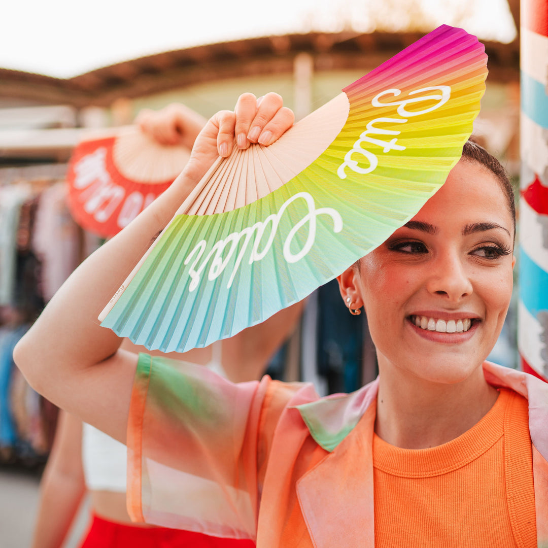 18 RAZONES  ABANICO PUTO CALOR ARCOIRIS  BRILLA EN LA OSCURIDAD