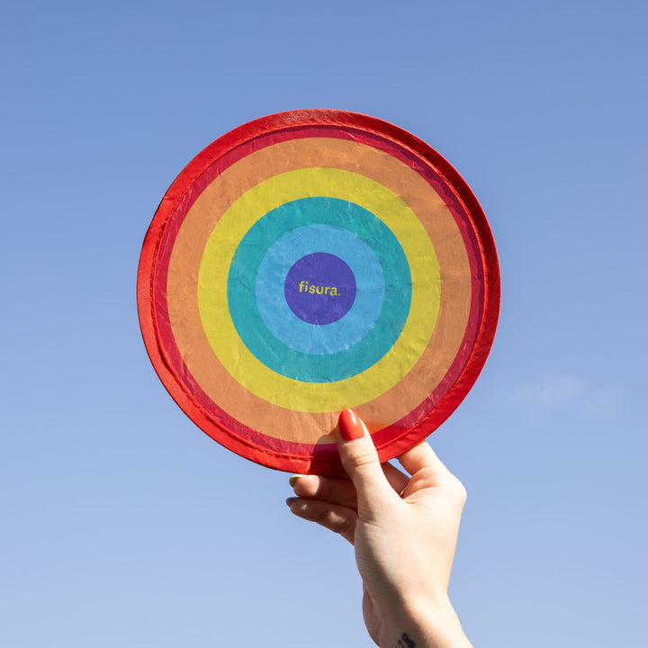 18 RAZONES  ABANICO PLEGABLE ARCOIRIS