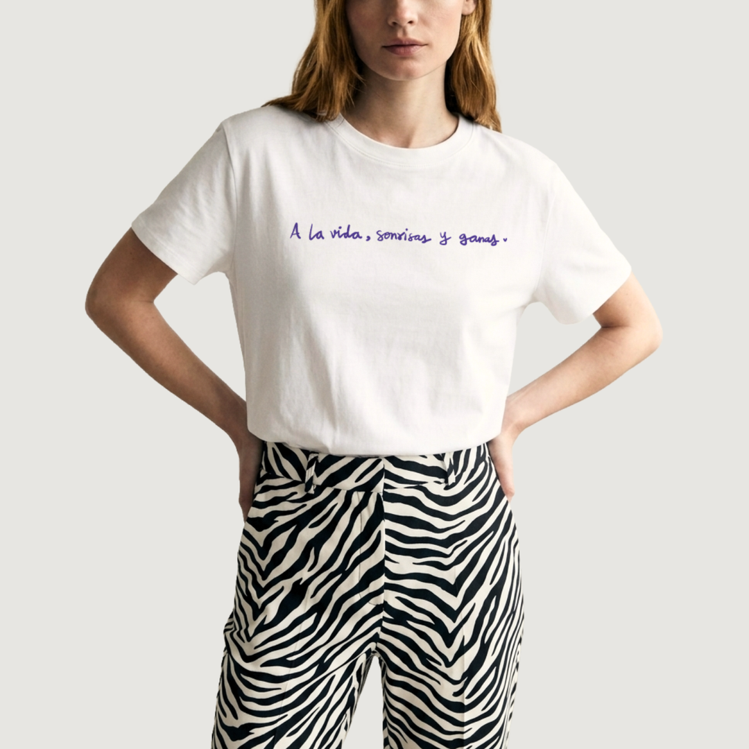 MONLE CAMISETA IVORY A LA VIDA SONRISAS Y GANAS