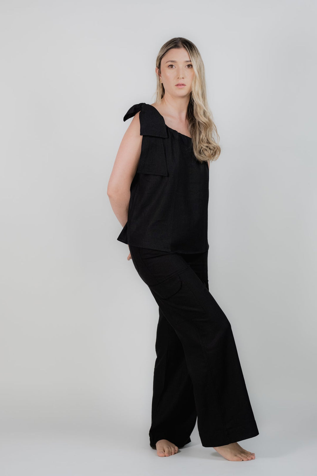 ULLA ULLA PANTALÓN CARGO LINO NEGRO