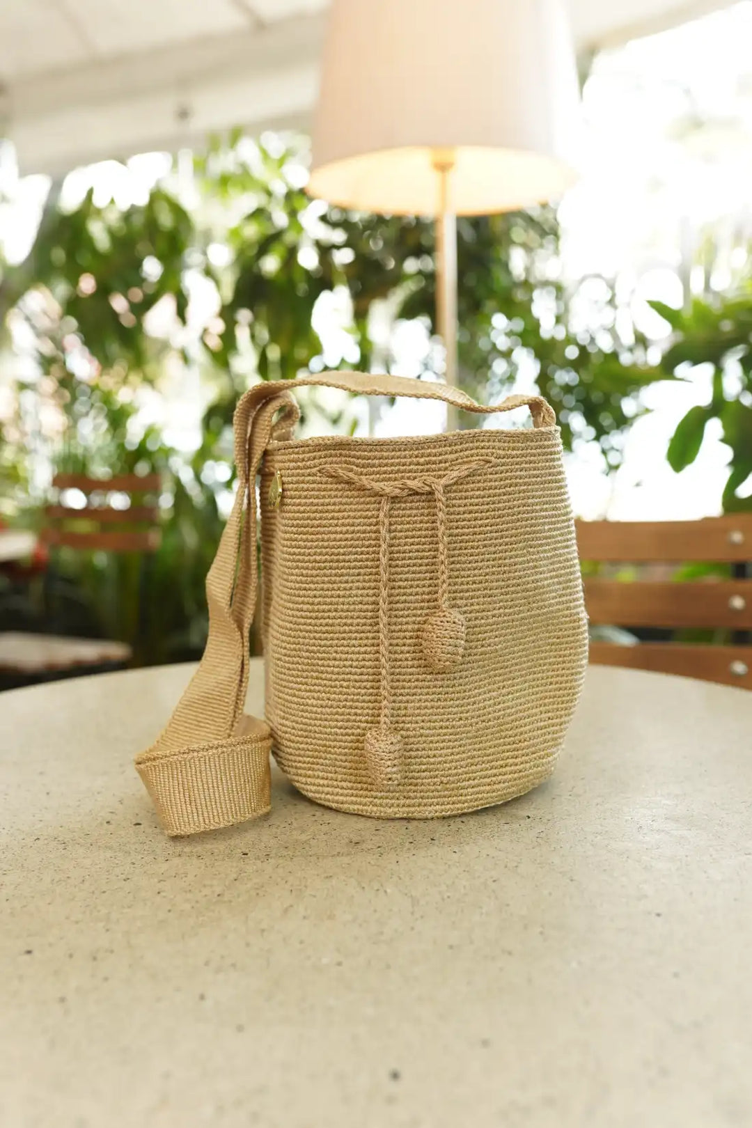 Jerotta Mochila Wayuu en hilo de seda dorado