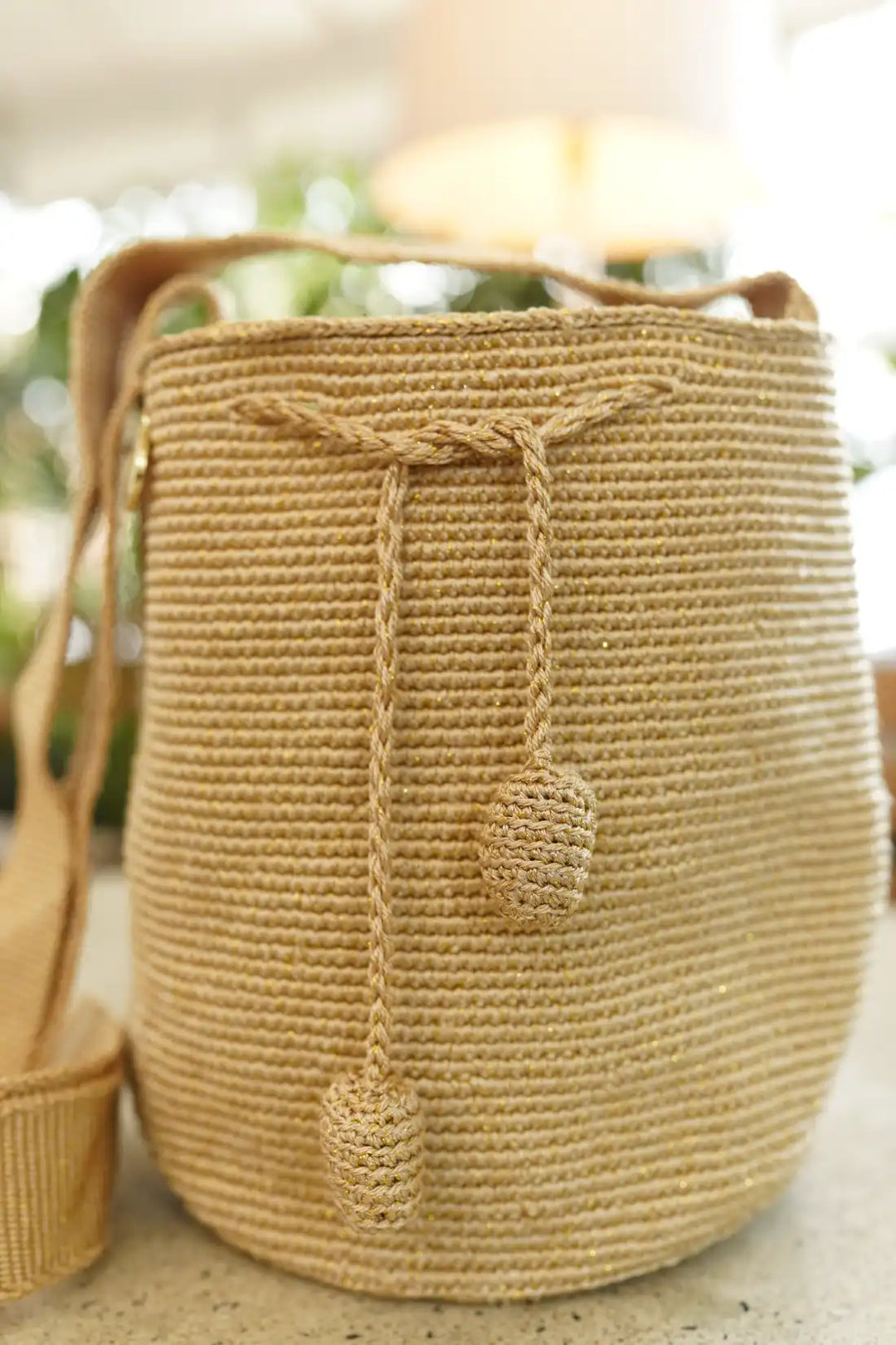Jerotta Mochila Wayuu en hilo de seda dorado