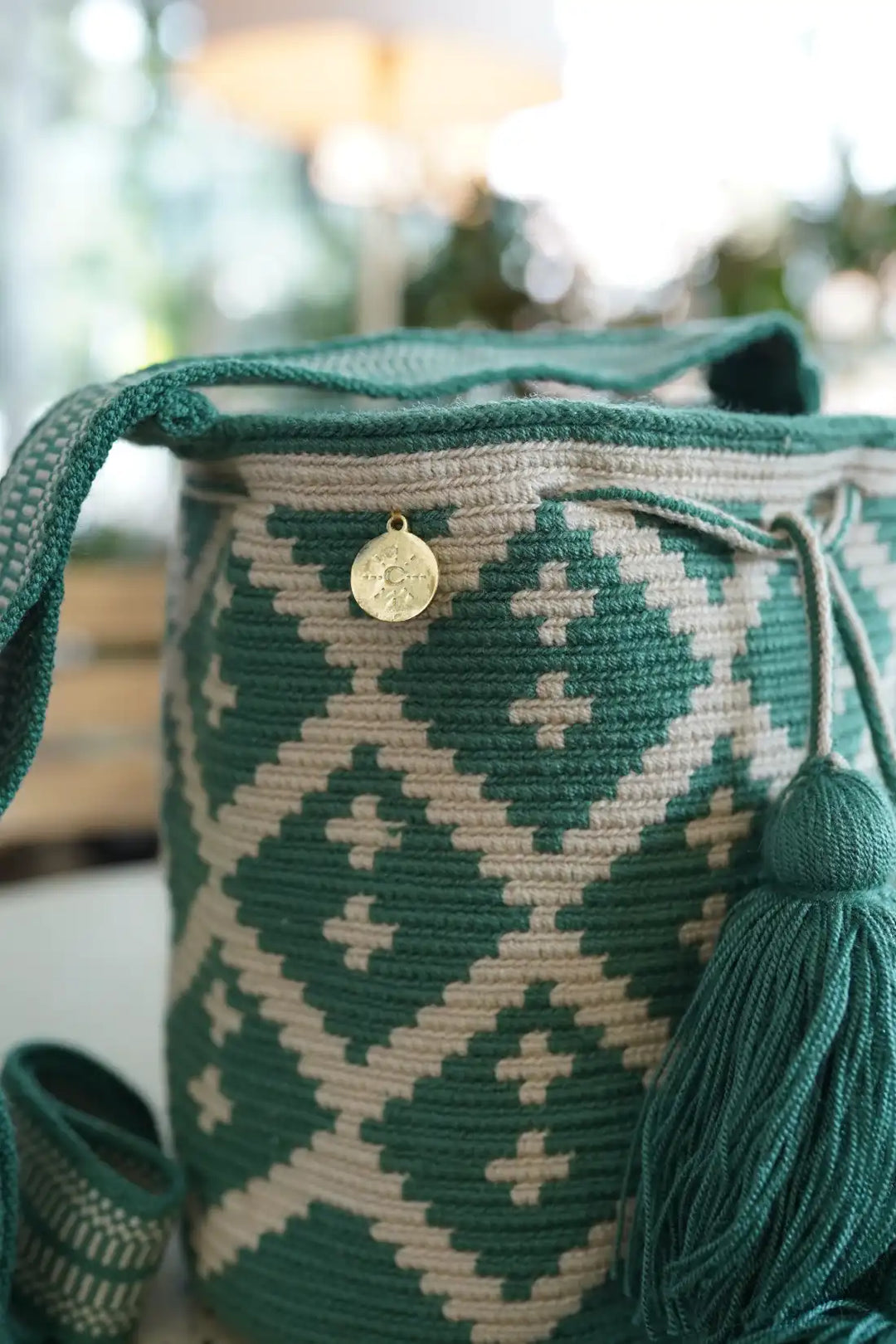 Manna – Mochila Wayuu tradicional mediana en tonos tierra