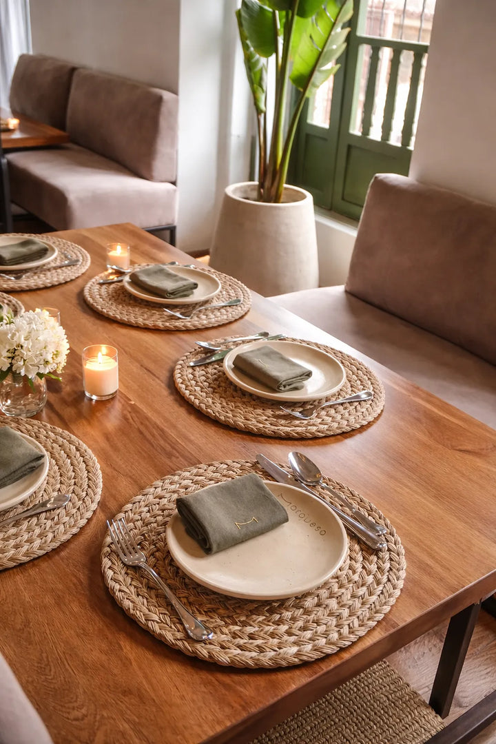 NATIVA DISEÑO INDIVIDUALES TRENZA SET X6 COLOR NATURAL CON PORTAVASOS