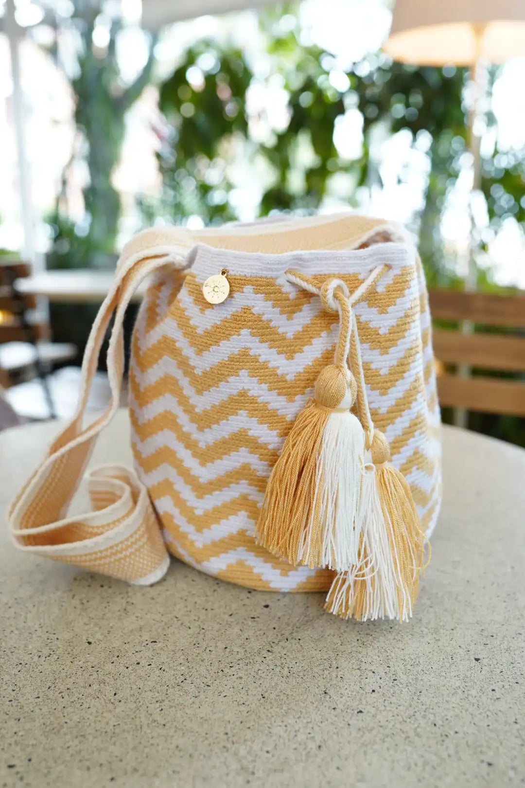 Punaa – Mochila Wayuu tradicional mediana en tonos cálidos