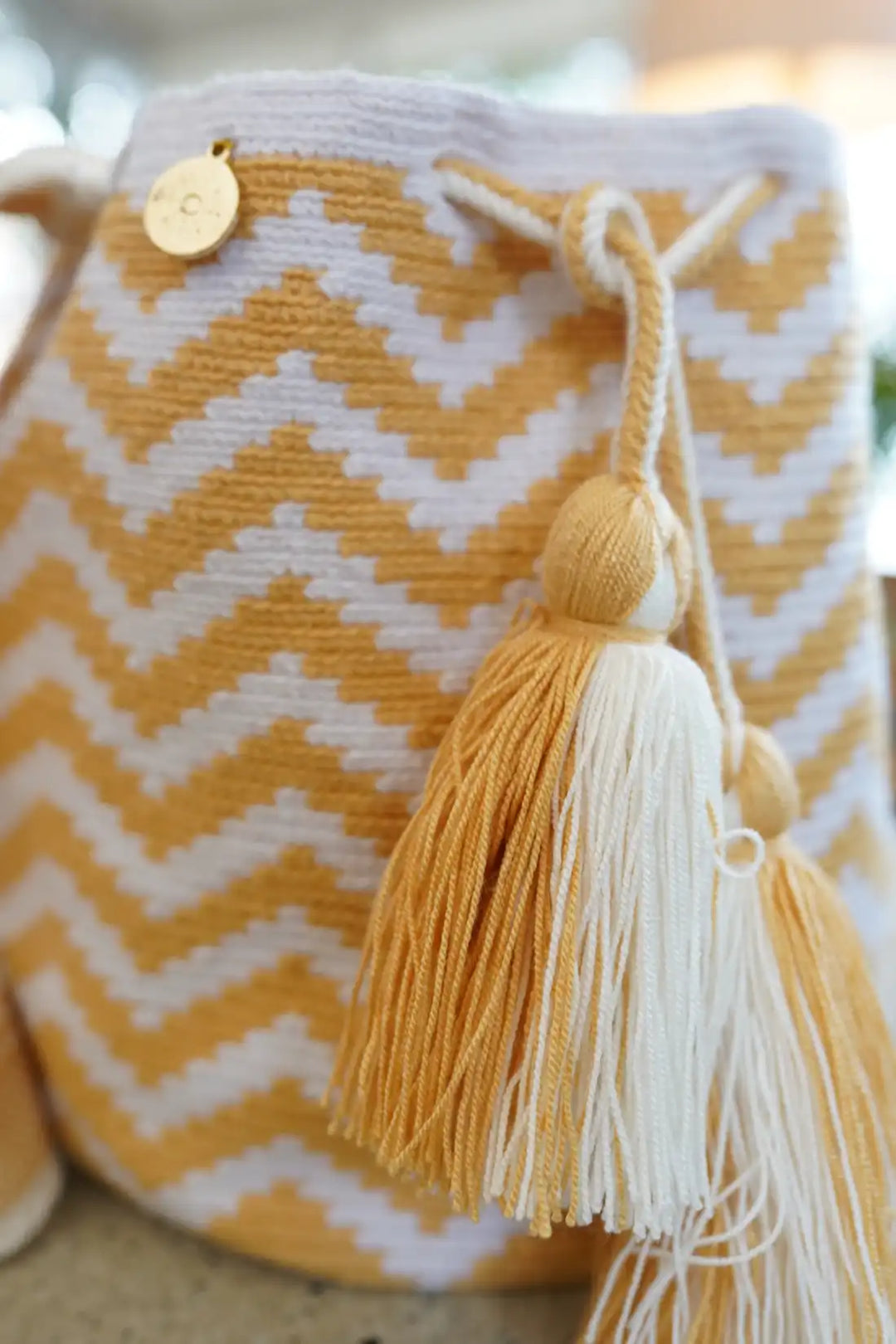 Punaa – Mochila Wayuu tradicional mediana en tonos cálidos