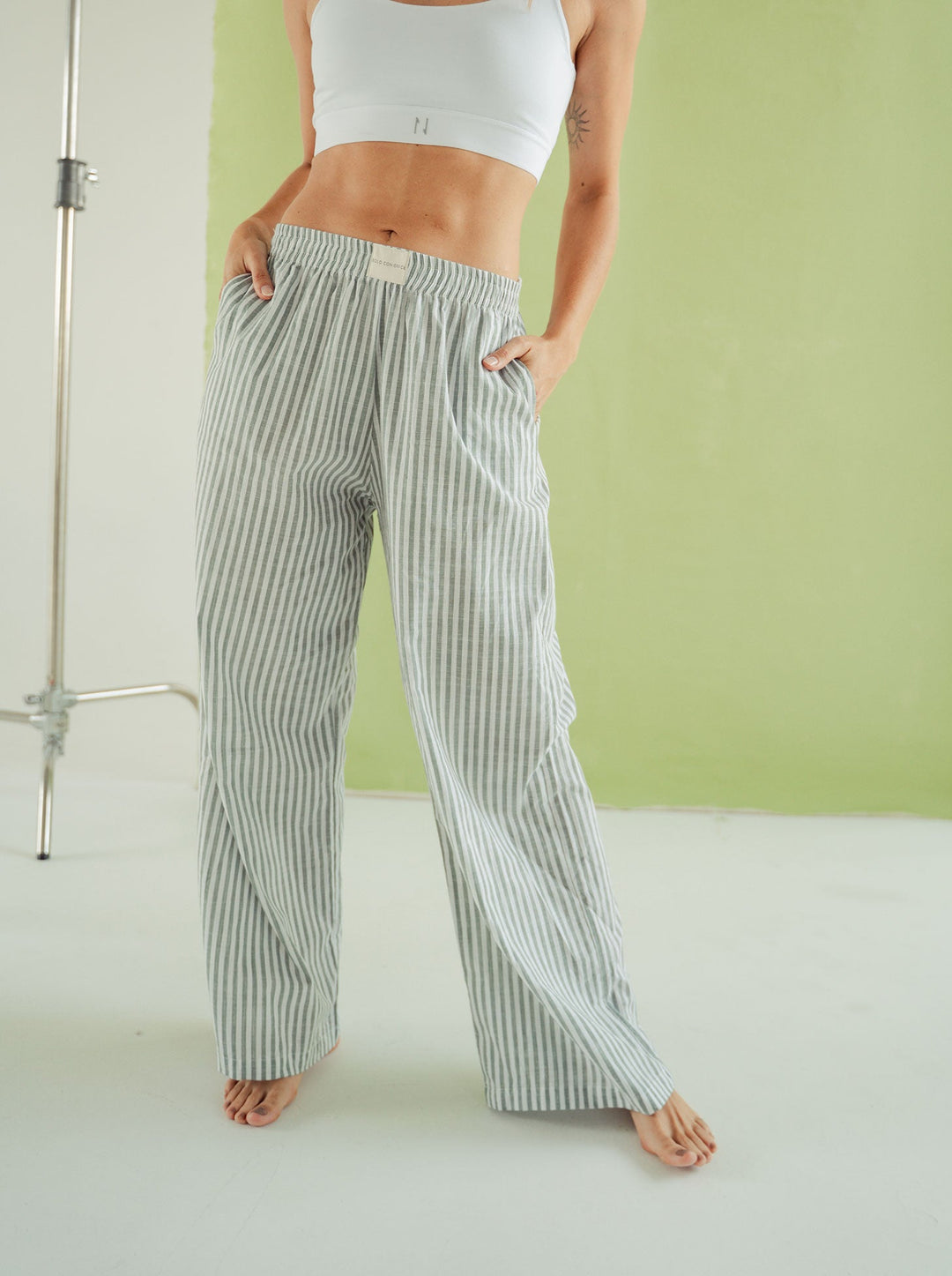 ONCE PANTALON MUJER RESORT RAYAS - MILITAR