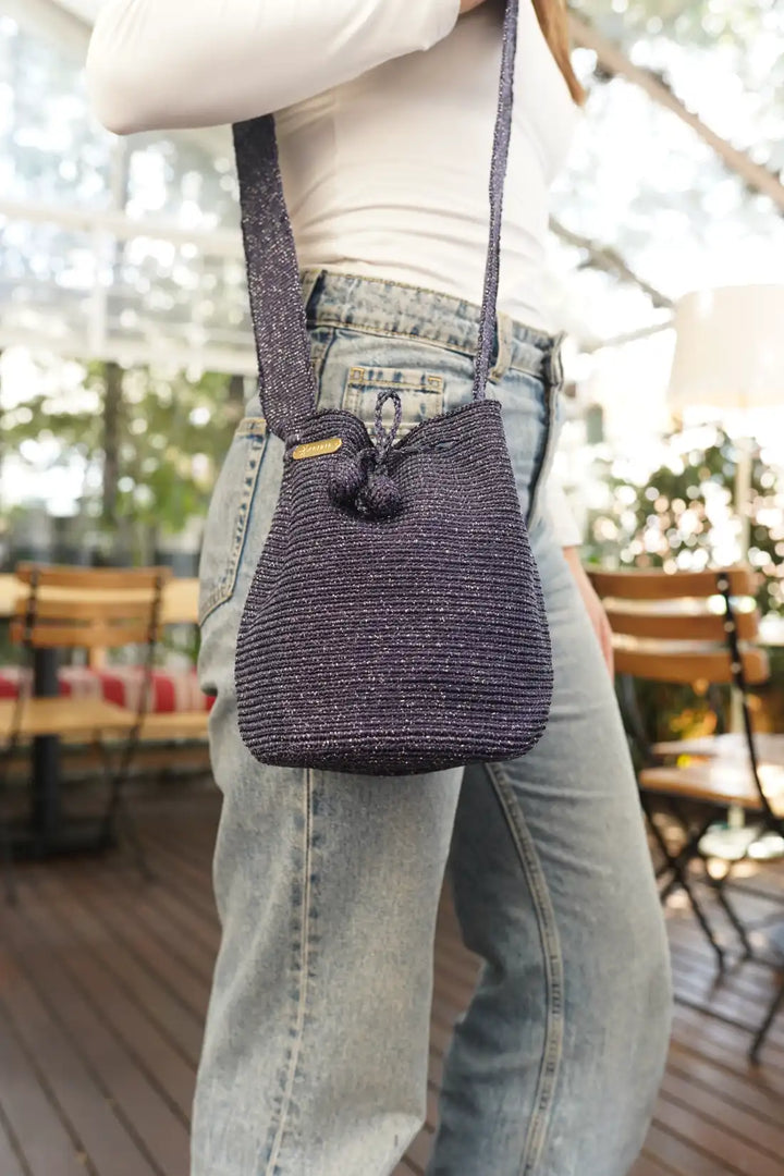 Wuittusu Mochila Wayuu en hilo de seda azul
