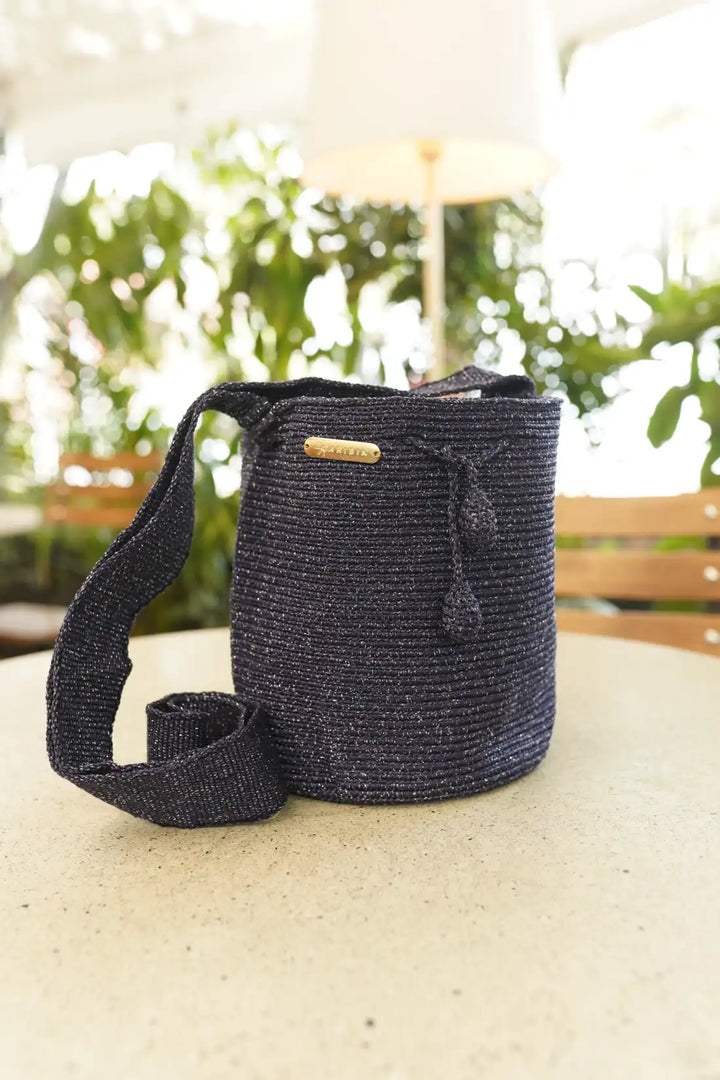 Wuittusu Mochila Wayuu en hilo de seda azul
