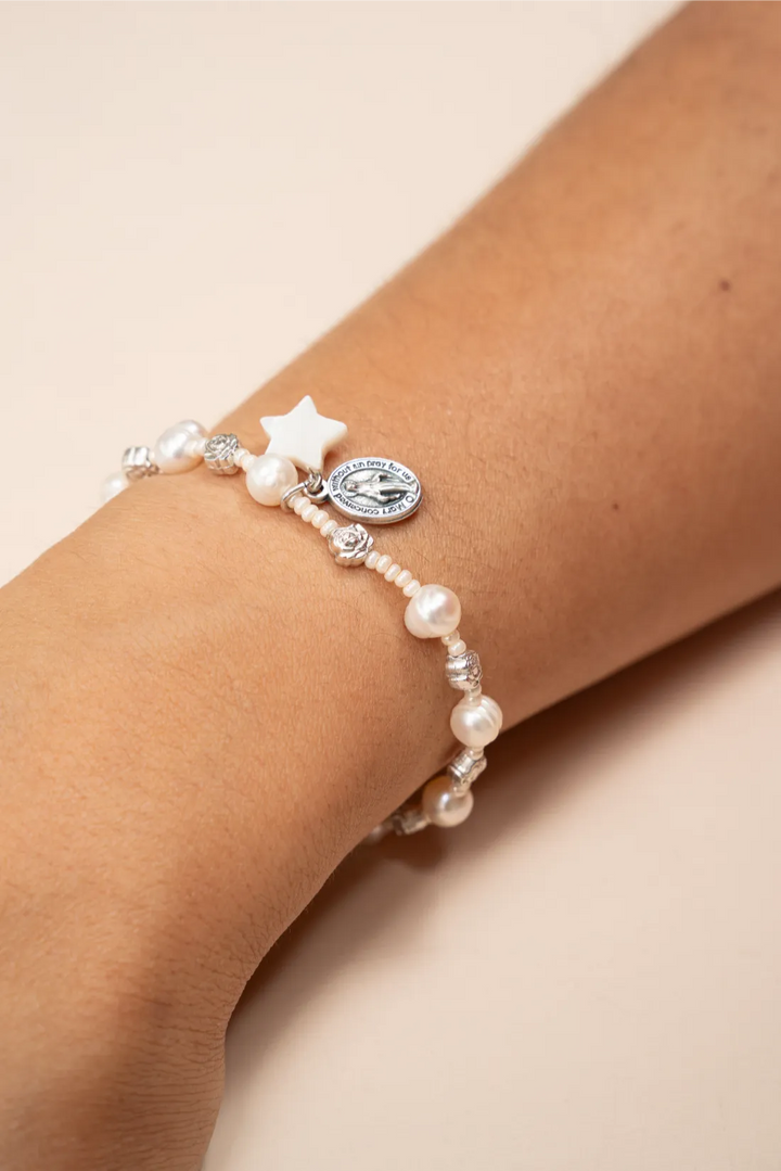 Pulsera denario perlas con medalla