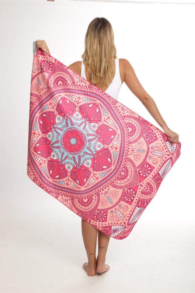 MANTTA TOALLA PLAYERA DE MICROFIBRA PURPURATA