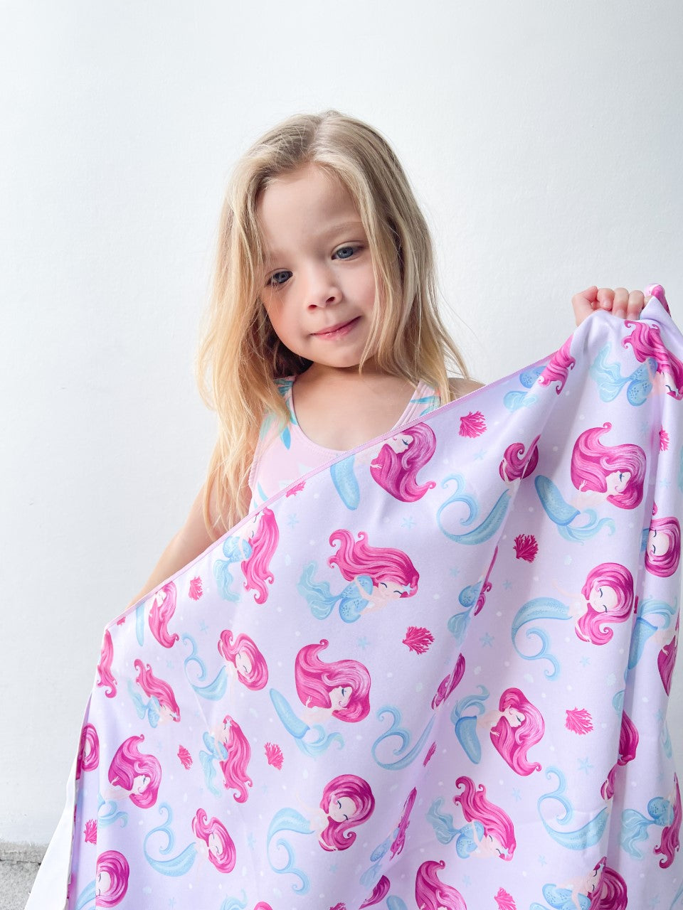 MANTTA TOALLA PLAYERA DE MICROFIBRA SIRENITA